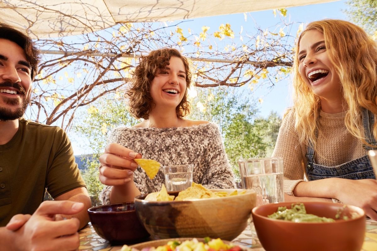 Dine Outdoors.